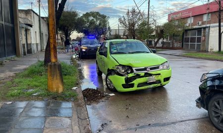 El accidente de tránsito ocurrió en inmediaciones de Lamadrid y Crespo de Santa Fe. El accidente de tránsito ocurrió en inmediaciones de Lamadrid y Crespo de Santa Fe.