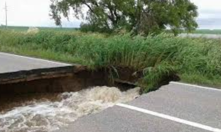 insolito: un rio se comio una ruta en cordoba insolito: un rio se comio una ruta en cordoba