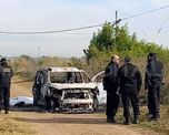 brutal crimen rosario: hallaron a una mujer acribillada junto a un auto incinerado brutal crimen rosario: hallaron a una mujer acribillada junto a un auto incinerado
