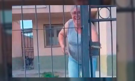 El video se volvió viral en las redes sociales y recibió miles de comentarios. El video se volvió viral en las redes sociales y recibió miles de comentarios.