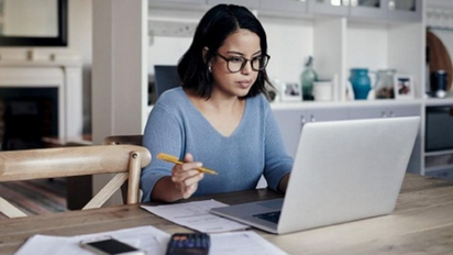 ¡Trabajar desde casa y cobrar en dólares! Paso a paso, cómo conseguir empleo remoto desde Argentina