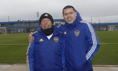 Riquelme eligió al nuevo DT de Boca tras la muerte de Miguel Ángel Russo.