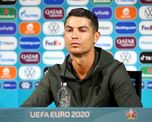 Cristiano Ronaldo tuvo un gesto contra Coca-Cola y le hizo perder una fortuna a la compañía de la bebida gaseosa. Cristiano Ronaldo tuvo un gesto contra Coca-Cola y le hizo perder una fortuna a la compañía de la bebida gaseosa.