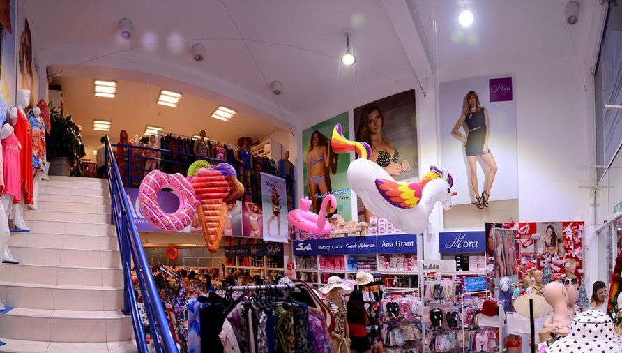 El mayor desafío que tuvo desde que comenzó a ser comerciante fue el de tener un local propio, y mediante el ahorro y el trabajo constante logró concretar ese sueño y compró una casa vieja que la remodeló e hizo un local.  