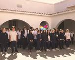 El coro formado por alumnos de las escuelas Santa Rosa de Viterbo y San Carlos grabó la versión de Oasis en los alrededores del histórico Campo de la Gloria. El coro formado por alumnos de las escuelas Santa Rosa de Viterbo y San Carlos grabó la versión de Oasis en los alrededores del histórico Campo de la Gloria.
