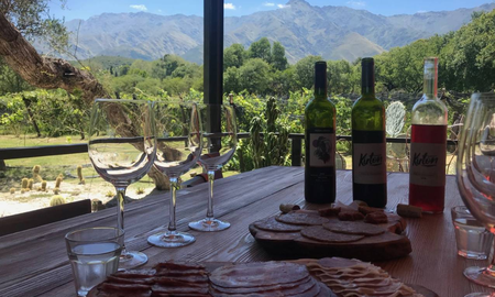 Escapada por San Valentín a un pequeño pueblo de Córdoba con bodegas de vino y vistas a las sierras. Escapada por San Valentín a un pequeño pueblo de Córdoba con bodegas de vino y vistas a las sierras.