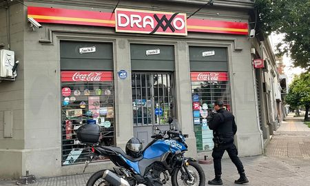 En tres meses, tres veces rompieron rejas y vidriera de un drugstore, a una cuadra de Bulevar. En tres meses, tres veces rompieron rejas y vidriera de un drugstore, a una cuadra de Bulevar.