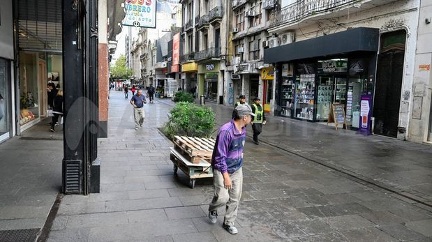 El movimiento en las calles de Rosario es prácticamente normal, pese al paro general de la CGT.
