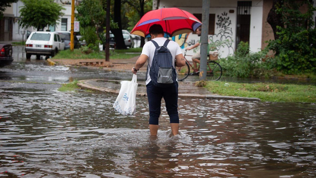 Una alerta amarilla por tormentas fuertes fue emitida este lunes por el Servicio Meteorológico Nacional (SMN) para ocho provincias, entre las que está Santa Fe. 