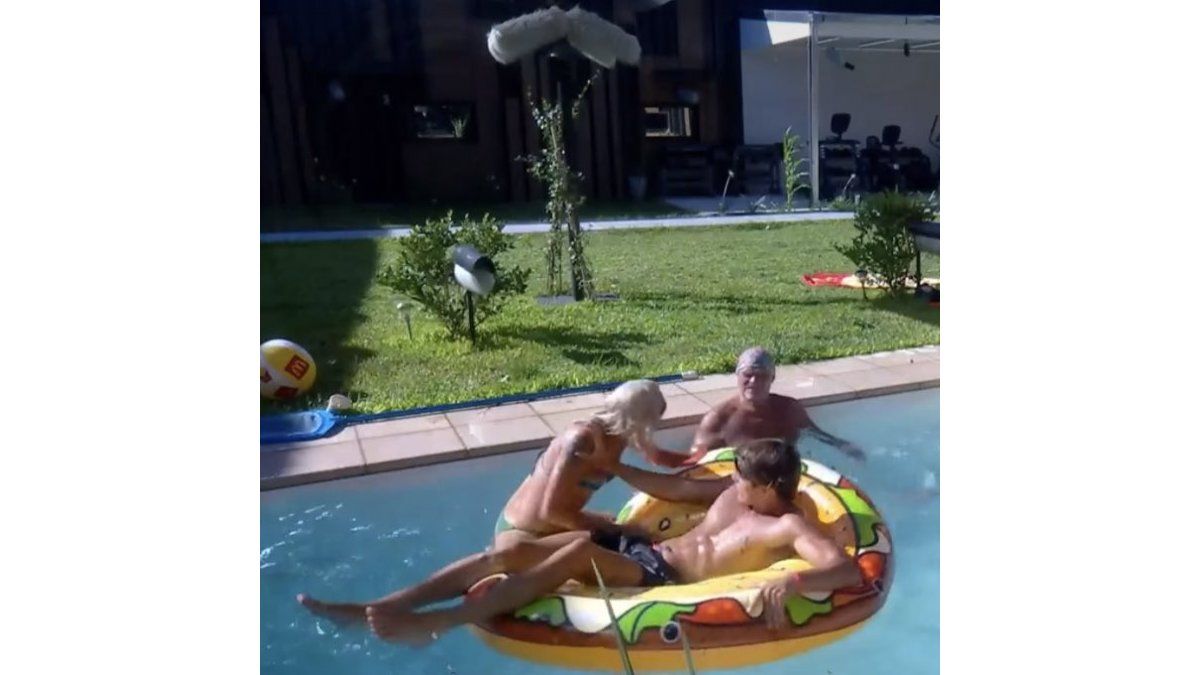 Marcos se hartó de Camila y la empujó.