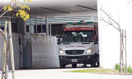 Un joven de 20 años se encuentra internado en grave estado en el hospital Iturraspe tras recibir un disparo en la cabeza. Un joven de 20 años se encuentra internado en grave estado en el hospital Iturraspe tras recibir un disparo en la cabeza.