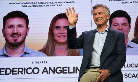 Macri se metió en la interna santafesina y criticó al kirchnerismo en un acto. Macri se metió en la interna santafesina y criticó al kirchnerismo en un acto.