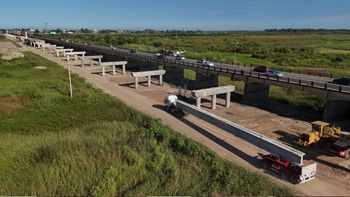 El nuevo Puente Carretero recibió la primera viga fabricada en Santa Fe