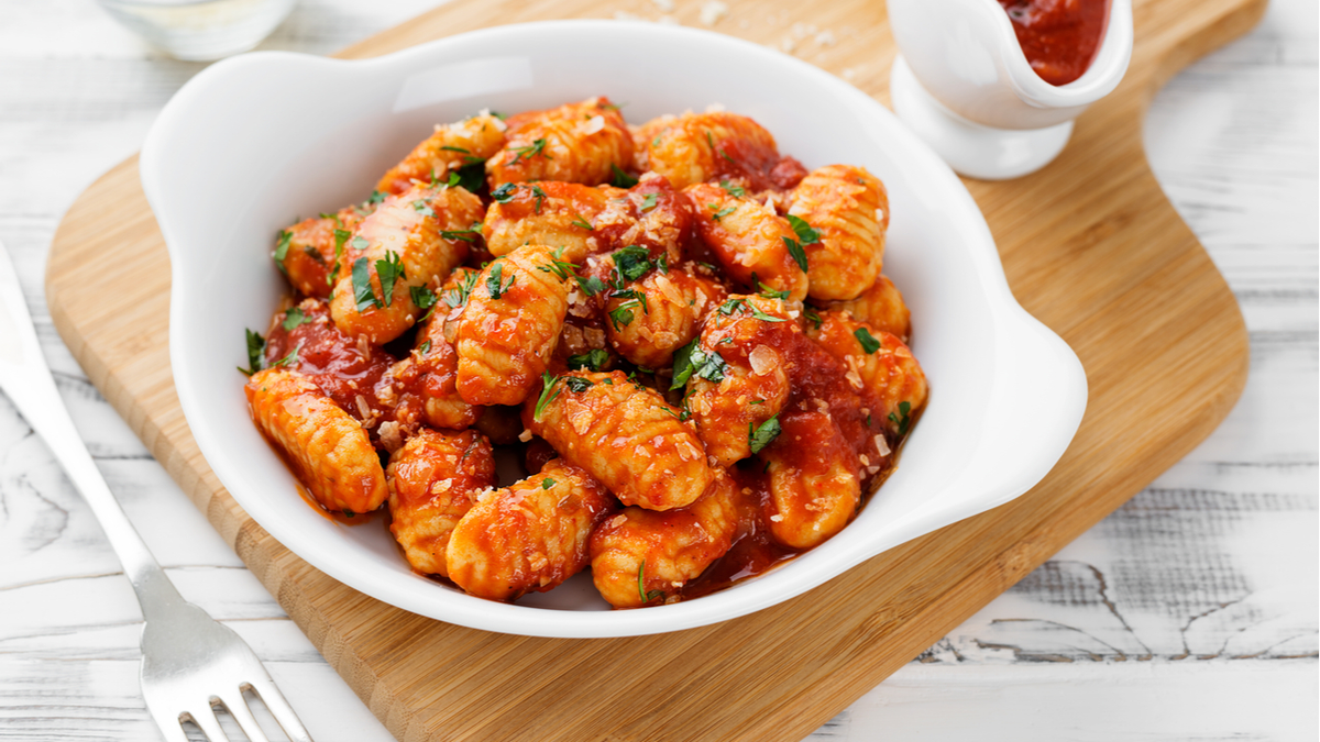 El paso a paso para hacer ñoquis sin la necesidad de tener papa ni huevo. El paso a paso para hacer ñoquis sin la necesidad de tener papa ni huevo.