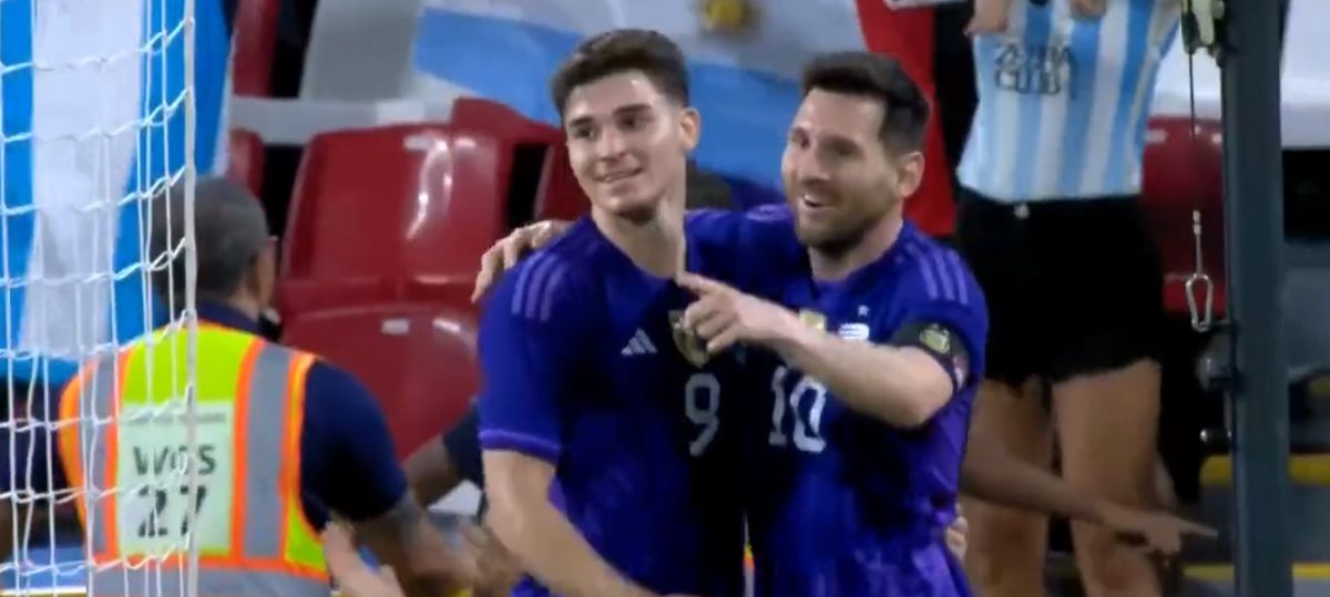 Julián Álvarez adelantó a la Selección Argentina ante Emiratos Árabes