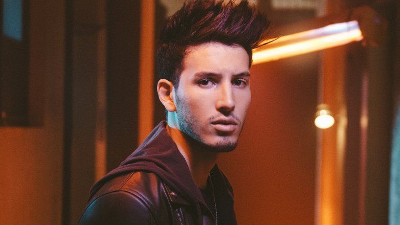 Sebastián Yatra presenta nuevo tema y debuta en la pantalla grande