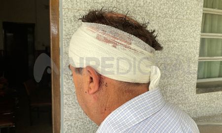 Una de las víctimas fue un hombre al cual los delincuentes tiraron al piso y lo golpearon con patadas y puños. Una de las víctimas fue un hombre al cual los delincuentes tiraron al piso y lo golpearon con patadas y puños.