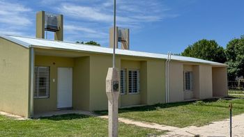 Para cumplir el sueño de 12 familias de Candioti, la Provincia sorteó nuevas viviendas