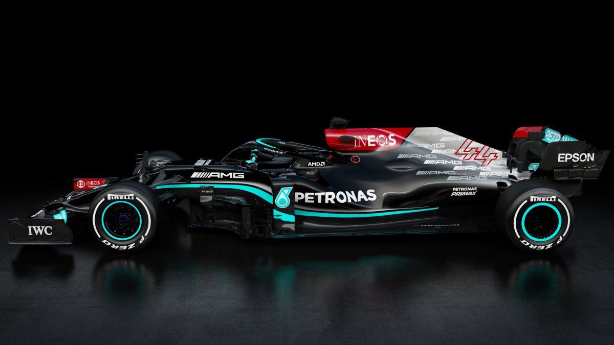 Mercedes presentó el nuevo modelo de monoplaza con el que correrán Lewis Hamilton y Valtteri Bottas en la Fórmula 1.