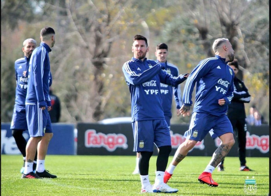 Lionel Messi ya se calzó la ropa de la Selección Argentina