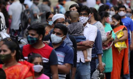 India no puede contener el incremento de contagios y superó la barrera de los 200 mil infectados en un solo día. India no puede contener el incremento de contagios y superó la barrera de los 200 mil infectados en un solo día.