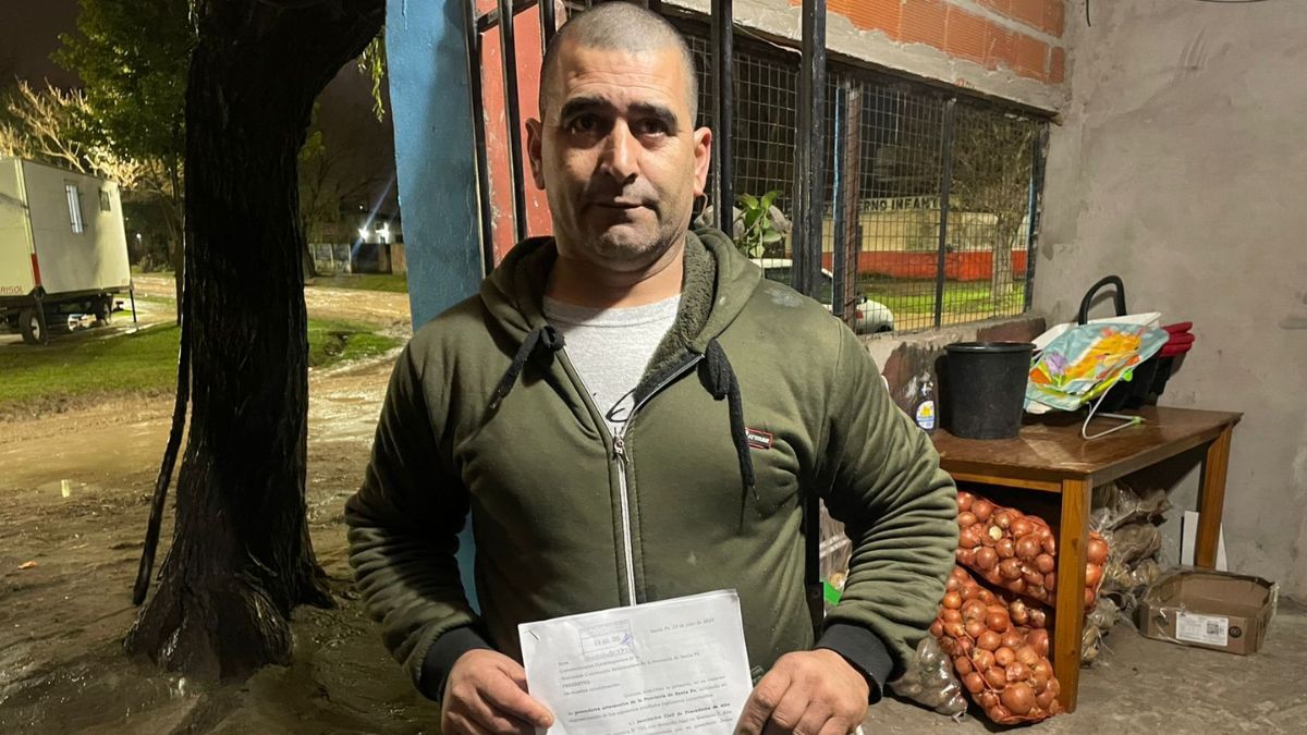 Los vecinos del barrio juntaron firmas para enviar a los funcionarios locales. Los vecinos del barrio juntaron firmas para enviar a los funcionarios locales.