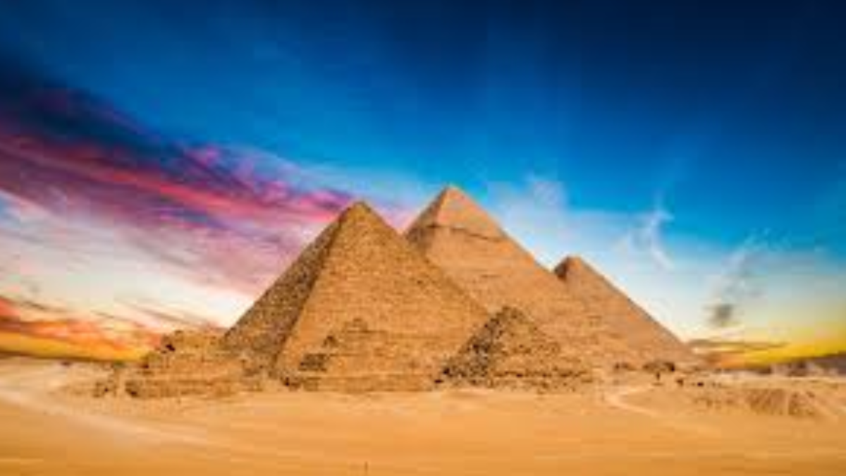 Lo que encontraron bajo las pirámides podría cambiar todo lo que sabemos de Egipto. Lo que encontraron bajo las pirámides podría cambiar todo lo que sabemos de Egipto.