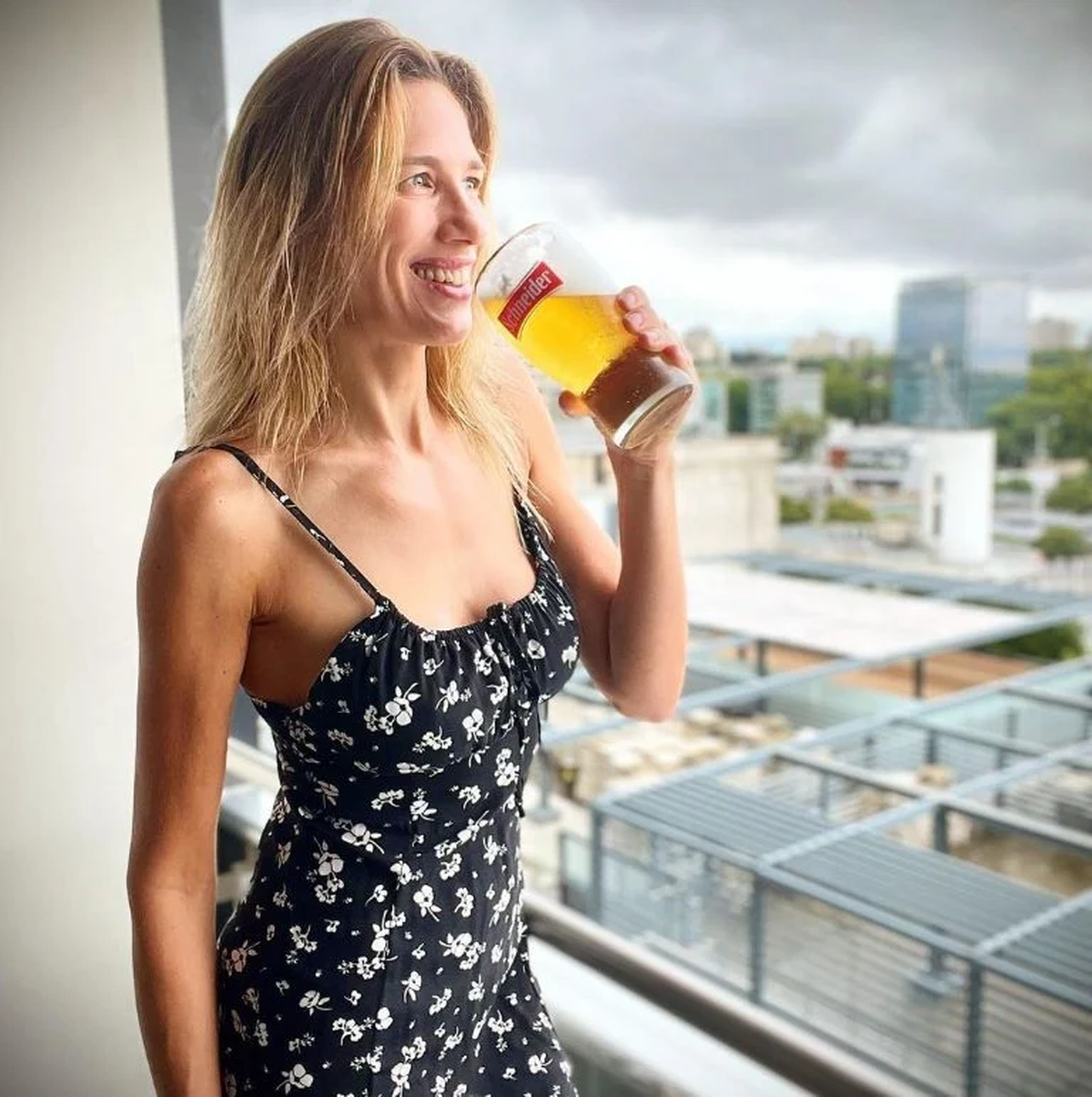 La vista desde su casa es muy amplia. 