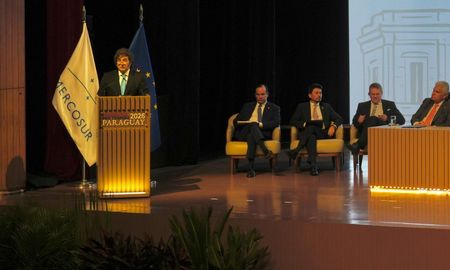Desde el Ejecutivo nacional señalaron que, una vez en vigencia, será necesario adecuar reglamentos técnicos, normas de origen y procedimientos de evaluación. Desde el Ejecutivo nacional señalaron que, una vez en vigencia, será necesario adecuar reglamentos técnicos, normas de origen y procedimientos de evaluación.