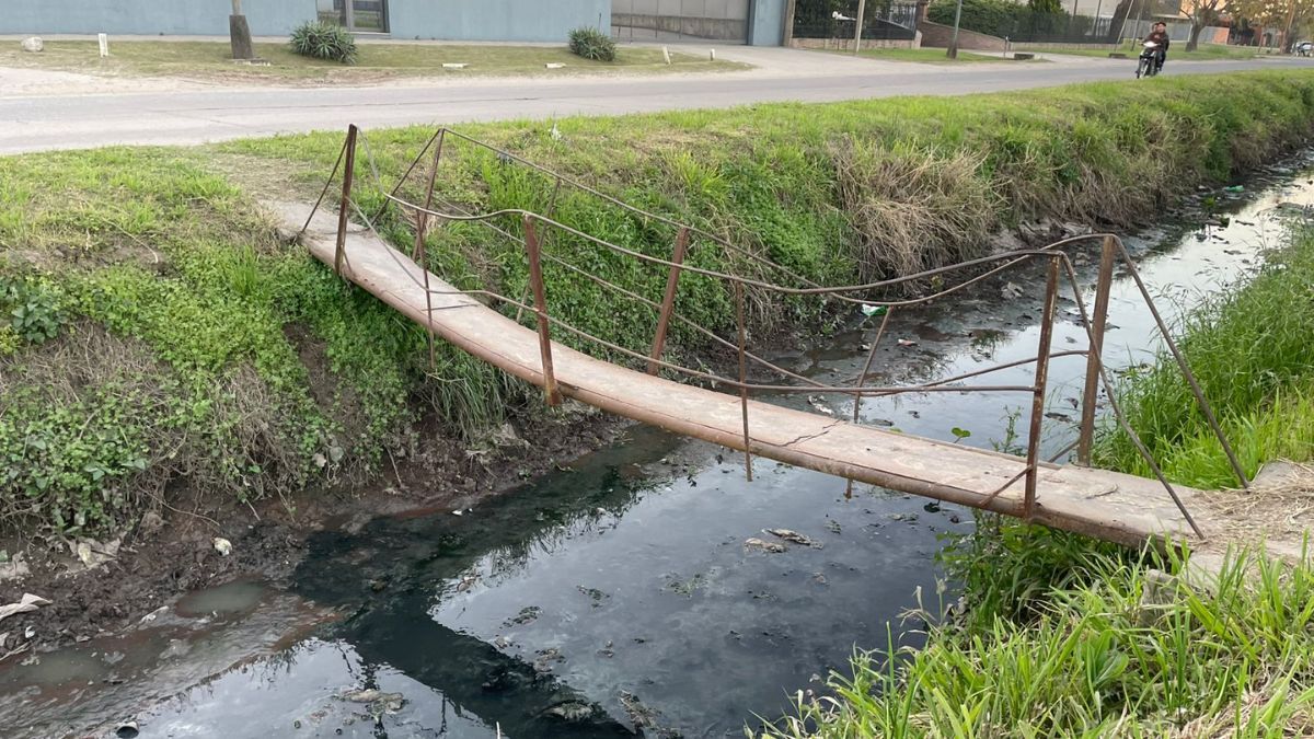 Así se encuentra otro de los puentes. Así se encuentra otro de los puentes.