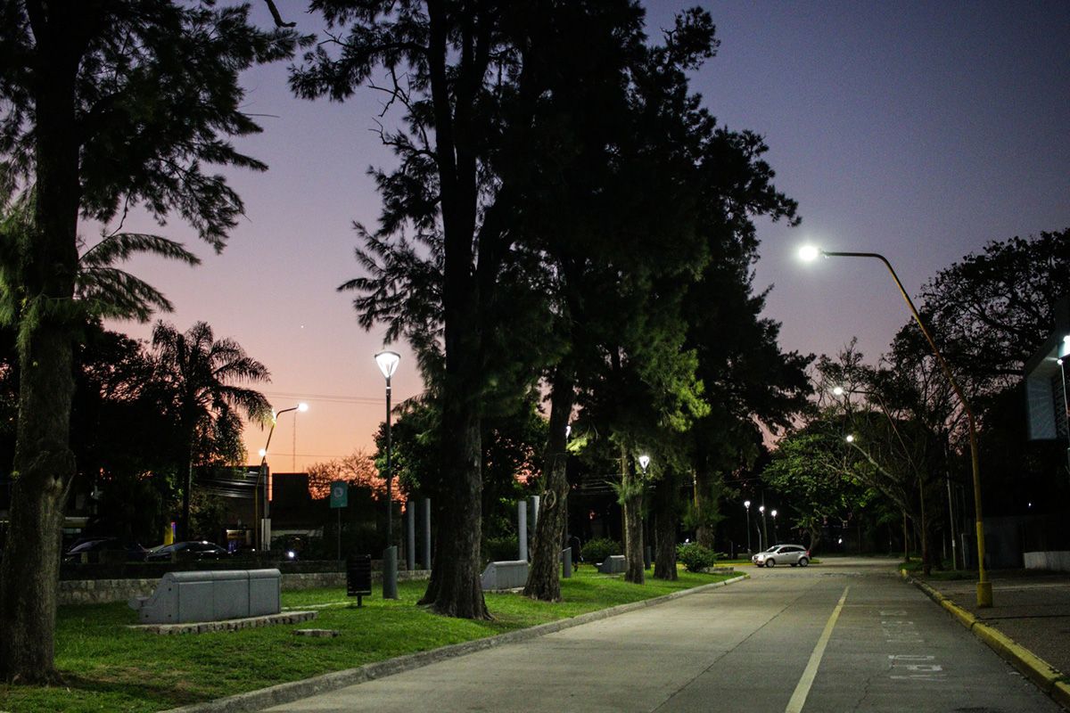 La Municipalidad de Santa Fe trabajará durante el mes de junio en la iluminación de 12 nuevos barrios de la ciudad.