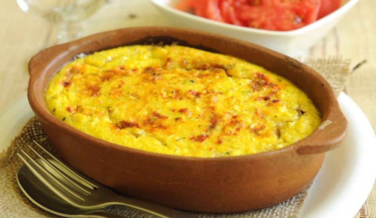 Como hizo Rodrigo en MasterChef, la pastelera de choclo puede usarse para acompañar carnes. 