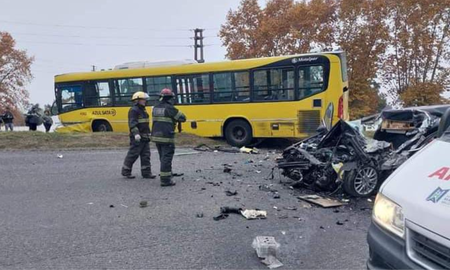 otro accidente en ruta: un auto choco frente a un colectivo y murio el conductor del coche otro accidente en ruta: un auto choco frente a un colectivo y murio el conductor del coche