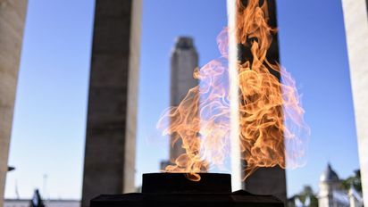 Monumento Histórico Nacional a la Bandera en Rosario: reencienden la Llama Votiva tras dos años de restauración