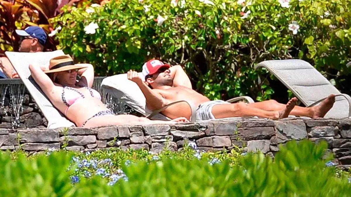 Britney Spears junto a su novio