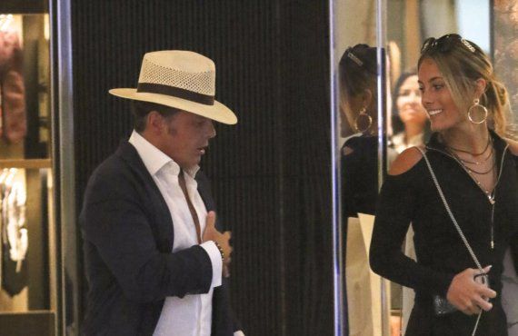 Luis Miguel y Mollie Gould.