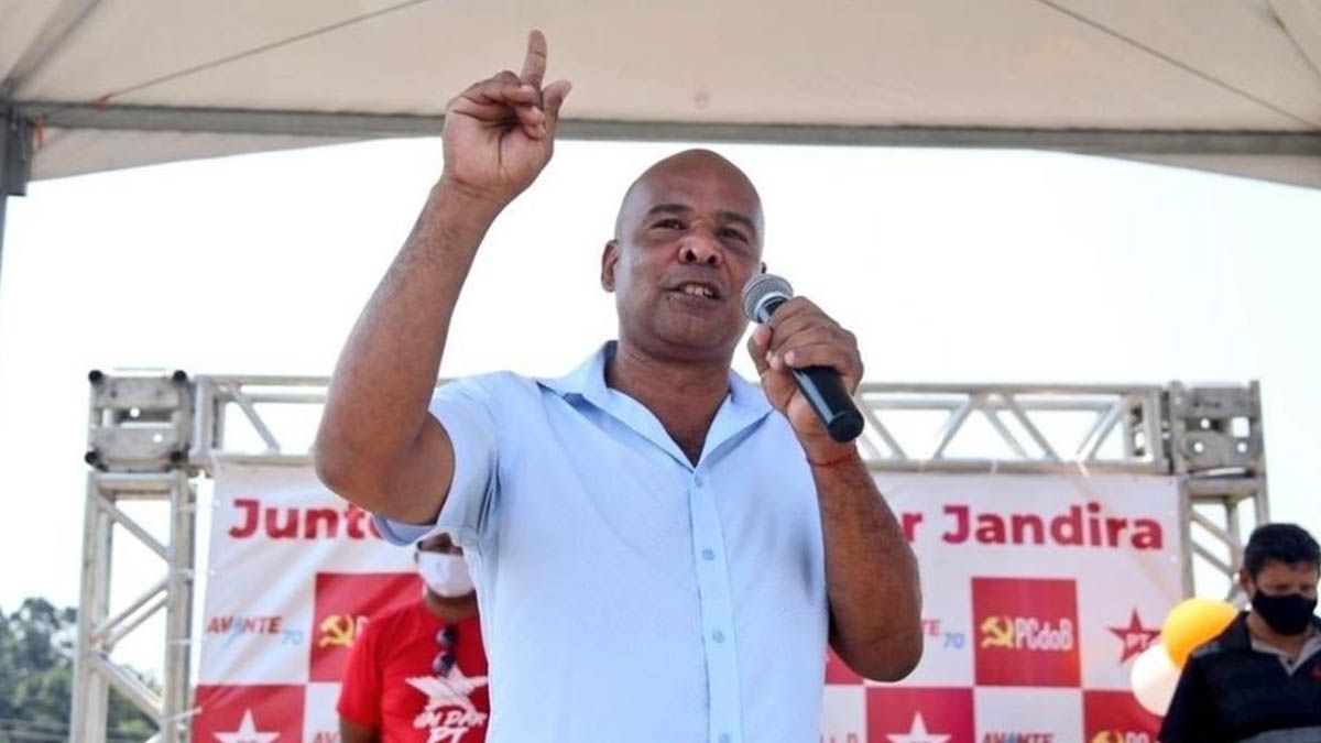 El político fue postulado por el Partido de los Trabajadores (PT) que idera el expresidente Luiz Inacio Lula da Silva como candidato a diputado federal por el estado de San Pablo en las elecciones legislativas del 2 de octubre pasado.