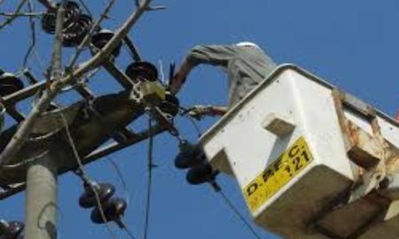 Atacó a un operador a cadenazos cuando le avisaron que le iban a cortar la luz Atacó a un operador a cadenazos cuando le avisaron que le iban a cortar la luz