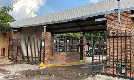 Pasó a sala común Felipe; el adolescente de 13 años que está internado en el Hospital Alassia, tras la balacera fatal en la escuela Normal de San Cristóbal. Pasó a sala común Felipe; el adolescente de 13 años que está internado en el Hospital Alassia, tras la balacera fatal en la escuela Normal de San Cristóbal.