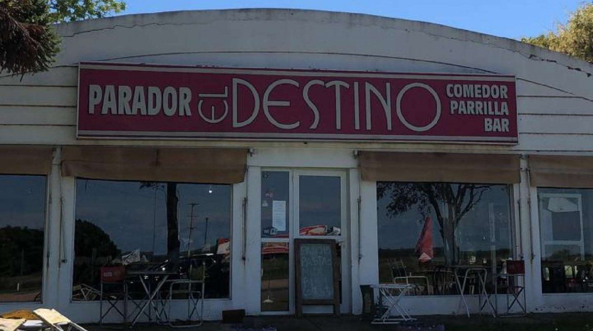 Bomberos que ayudaron en Corrientes fueron a comer a un restaurante y se llevaron una linda sorpresa