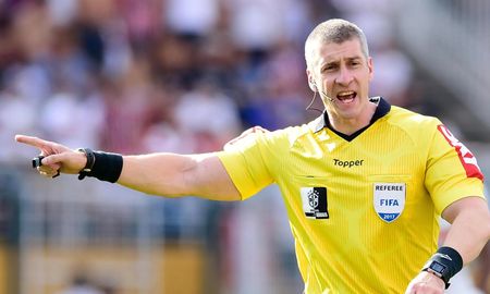 La Federación Peruana de Fútbol denunció ante Fifa al árbitro brasileño Anderson Daronco por no revisar la posible jugada de gol ante Uruguay. La Federación Peruana de Fútbol denunció ante Fifa al árbitro brasileño Anderson Daronco por no revisar la posible jugada de gol ante Uruguay.