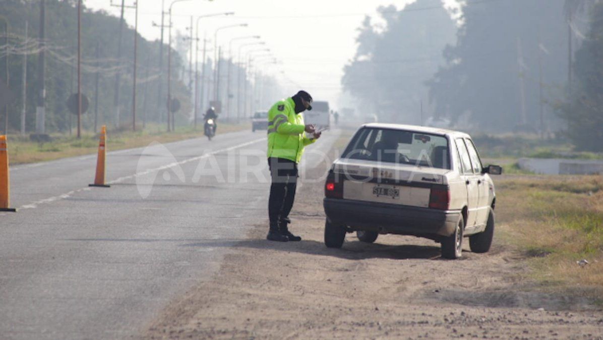 Controles en el acceso a la localidad de Monte Vera