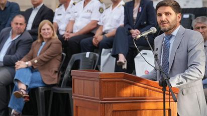 El gobernador Maximiliano Pullaro llamó a recuperar la identidad santafesina en el cierre de la Semana Invencible