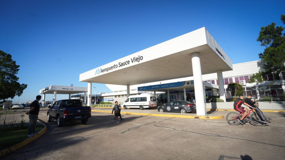También destacó el rol de los aeropuertos de Sauce Viejo y Rosario, desde donde ya es posible exportar bajo el régimen de Exporta Simple, tras un acuerdo con el Gobierno nacional.