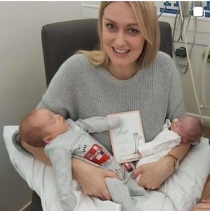 Rebecca con sus gemelos (instagram.com/roberts.supertwins/).