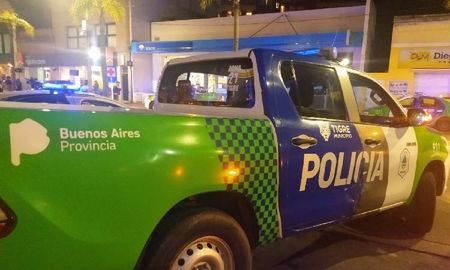Matan a balazos a un joven en Buenos Aires mientras esperaba el colectivo y sospechan de un robo. Matan a balazos a un joven en Buenos Aires mientras esperaba el colectivo y sospechan de un robo.