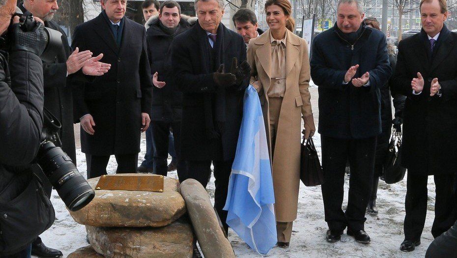 Mauricio Macri llega a Davos y se reúne con Angela Merkel y Bill Gates