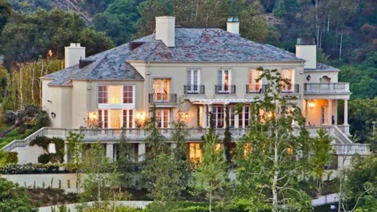 Elon Musk vendió su última mansión para enfocarse en su meta espacial