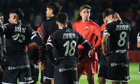 Ya son tres los jugadores de Colón que rescindieron contrato entre octubre y lo que va de noviembre. Ya son tres los jugadores de Colón que rescindieron contrato entre octubre y lo que va de noviembre.