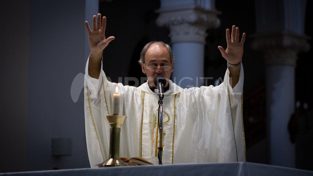 Con la basílica vacía y transmisión en vivo se celebró la misa de pascua en Guadalupe.